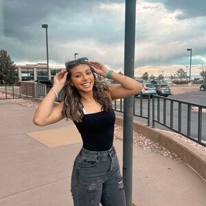 Meet your Posher, Alexus